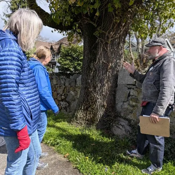 Rockland Garden Walls Tour